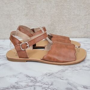 Monkey Feet Brown Leather Scalloped Sandals NEW